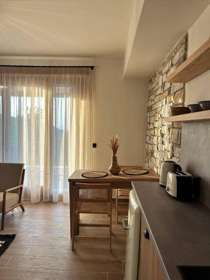 Peri Elxis Luxury Suites Mourésion 외부 사진