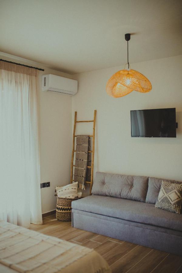Peri Elxis Luxury Suites Mourésion 외부 사진