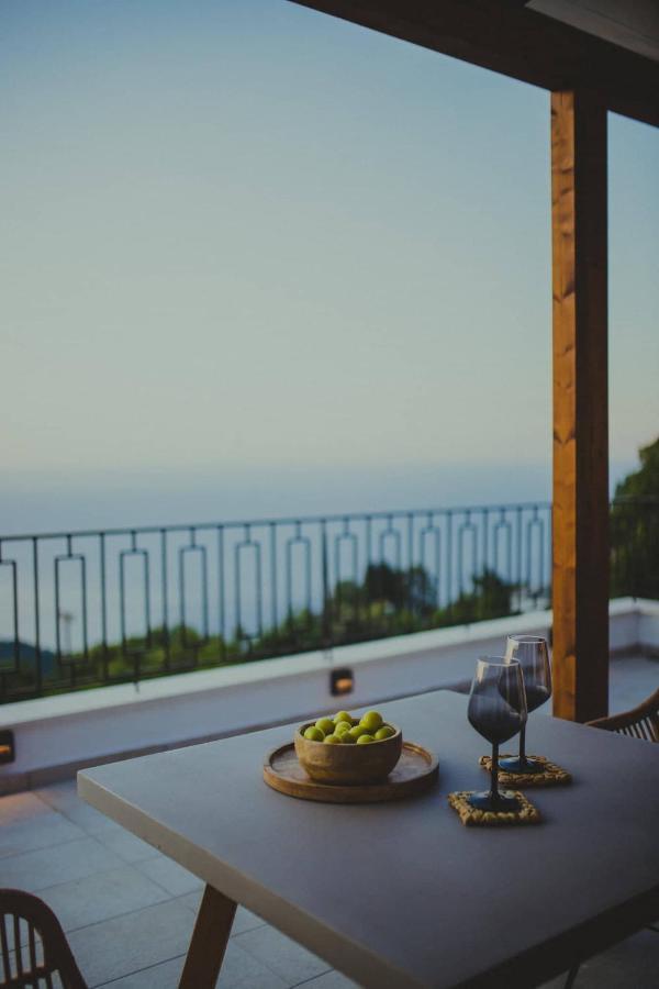 Peri Elxis Luxury Suites Mourésion 외부 사진