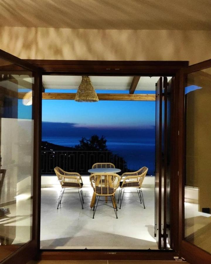 Peri Elxis Luxury Suites Mourésion 외부 사진